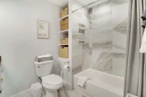 Cutting-edge & Cozy 4 Bed 2 Bath North Palm Beach! - Image 4