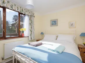 4 bedroom accommodation in Blakeney - Image 4