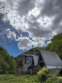 Roadside bungalov - Image 4