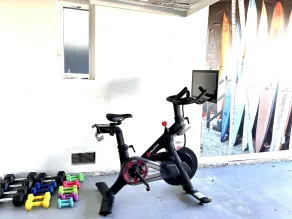 * Ocean view rooftop* Peloton* Modern & New - Image 3