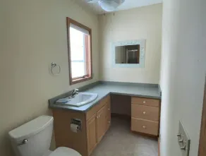 Waterfront cabin#2- fully furnished-1 bed-50% off monthly stay - Image 3