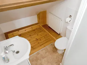 3 bedroom accommodation in Foxham, near Chippenham - Image 2