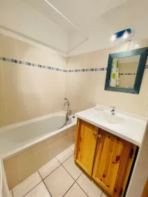 Nice Cosy Apt With Balcony In Briançon - Image 3