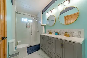 Seabreeze Chalet - Image 2