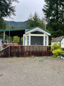 Mountain Frog Cabin - A.C./Sleeps 2/Hot Tub - 30 min. from Rainier/Skiing - Image 4