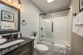 Charming Dog Friendly Lake Area Home w/ Hot Tub - Image 5