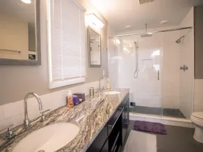 Large Ocean Side Home with Beautiful Views - Image 2