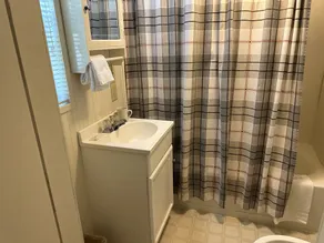 Three bedroom cottage in Point Beach area of Egg Harbor - Image 2