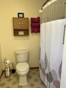 Beautiful and Roomy Country Setting - Image 3
