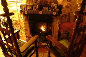 Room in a beautiful rural house from the 17th century in Cuenca. - Image 2