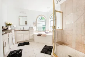 NY! Snygg villa i Bonita Springs! Modernt, med stor havsvattenpool! - Image 2