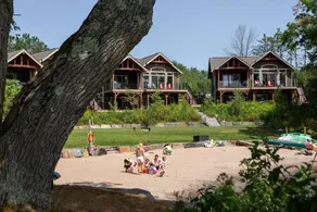 3 + bed 2 bath Villa on Lake Muskoka - Image 2