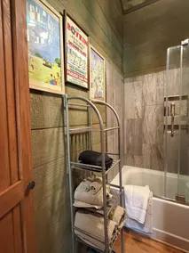 Dogs Love The Tack Room Cottage in Camden SC Horse Country - Image 3