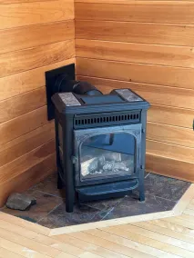 Deluxe Waterfront Cottage on Somes Sound - Image 2
