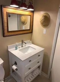 Captin' Joe's Tropical Palm Beach Hot Tub Hideaway - Image 3