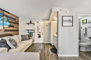 Inviting Waikiki Grand Hotel Room One Block to Beach! - Image 3