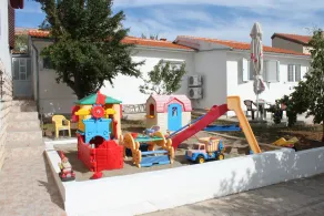 Apartamento de una habitación con una terraza Preko, Ugljan (A-8232-b) - Image 3