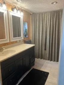 Whispering Pines Lakeside Retreat - Image 4