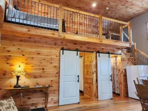Fly Away Cabin: Relax and enjoy the creek views and sounds. - Image 2