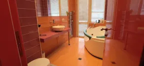 Cozy & Stylish condo next to NDK - Image 2