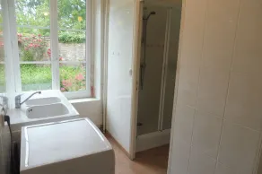 Beautiful old 4 bedroom family house in peaceful and tranquil location - Image 3