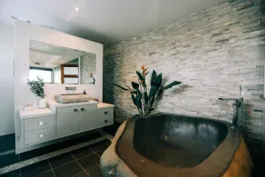Steps to Werri Beach, Ocean Views & Sleeps 15 - Image 5