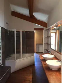 Villa with swimming pool, town center at 5', beaches at 10'. - Image 3