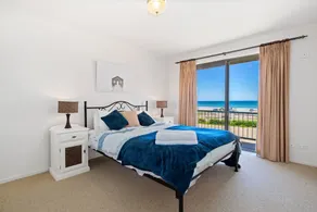 Gorgeous Beach and Ocean Views - Located right on the Beach - Image 3