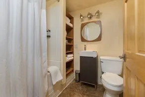 Mt.Benson Suite at Bell In the Woods B&B (King/Queen/2xTwin/Bottom Flr) Max6ppl - Image 2