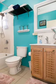 Ac'ed 2 bedroom Beach House - Image 5