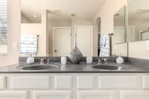 NEW!!! - 4 Bedroom Home with Putting Green - Image 5