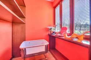 Anita Lake, 2BR Retreat w/ Shared Pool and Gym - Happy Rentals - Image 3