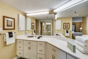 IR 213 is a beautifully updated Gulfview 2 BR with amazing rates - Sleeps 8 - Image 5
