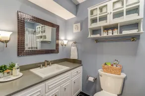Newly Renovated, 1 block from BGSU, spacious and comfortable  - Image 3