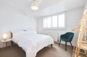 Sunny Days: Beautiful Spacious 4 bed house - Image 5