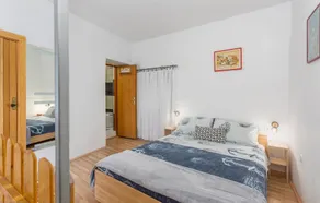 1 bedroom amazing apartment in Cres - Image 5