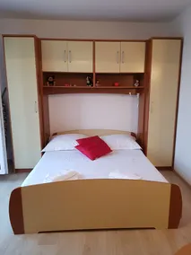Beach apartment Ana - Wake up to the sea, balcony, terrace, garden & parking, Murter - Dalmatia - Image 4