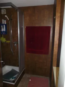 Fantastisk udsigt fra balkon 1 Br max 4, let bus, eget 24/7 vaskeri, undercoverpark - Image 4