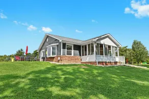 Cozy Cottage at Long Lake in Hartland with plenty of outdoor space! - Image 5