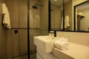 w Cozy 1BR in Exclusive San Isidro - Image 3