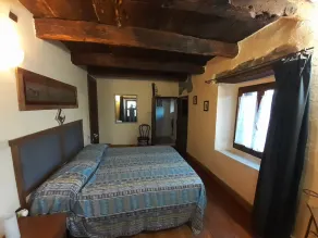 HØJ MONFERRATO STYLE HOUSE I STEN UNDER VINEYARDS - Image 3