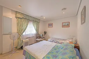 2Bed Apartment - Sleeps 5 - Pool, Parking, Pets - Image 4