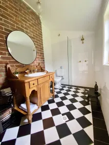 Guests give 5star reviews-cleanliness/location ! 5min walk to town. Dog friendly - Image 4