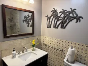 Brownstone duplex with hot tub and koi pond 20 mins drive from NYC - Image 5