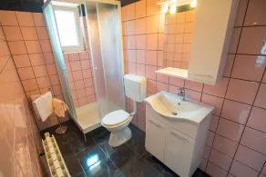 Nice and fresh two with sea views, large balcony and pool access. - Image 3