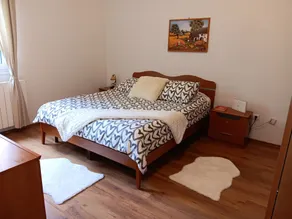 Home in Serene Village-Vineyards Views-Central To All Attractions-Highway - Image 4