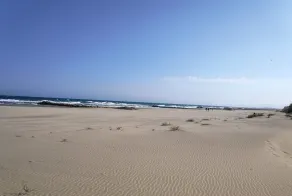 Stupenda villa completamente rinnovato con grande terrazza sulla spiaggia - Image 3