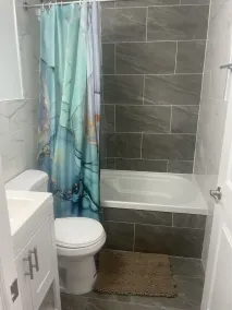 clean and lovely 3 bedroom, 2 bath in North Bronx - Image 3