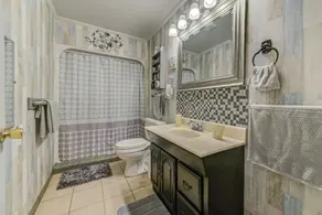 Lovely Home in the Heart of Springfield - Image 3