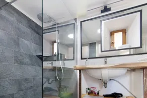 Apartment \"Renovated Barn of the year 1500\" with Lake View & Wi-Fi - Image 3